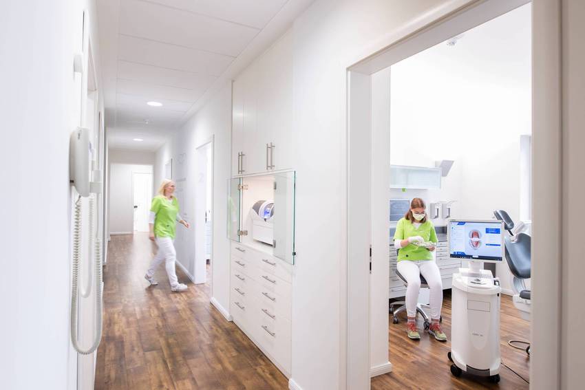 Bleaching Gel und UV-Aktivierung